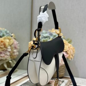 SADDLE BAG 25 WITH STRAP LATTE BLACK MIX WHITE GRAINED CALFSKIN