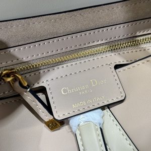 SADDLE BAG 25 WITH STRAP LATTE MEDIUM BROWN GRAINED CALFSKIN