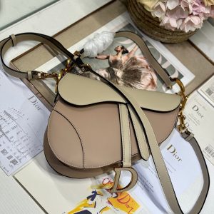 SADDLE BAG 25 WITH STRAP LATTE MEDIUM BROWN GRAINED CALFSKIN