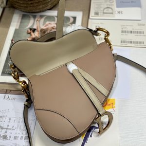 SADDLE BAG 25 WITH STRAP LATTE MEDIUM BROWN GRAINED CALFSKIN