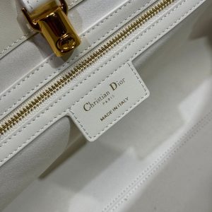 20241030_i1730275175_6800_8_jpg MEDIUM 37 TOUJOURS BAG IN WHITE MACROCANNAGE LAMBSKIN