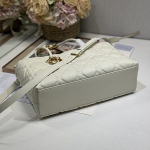 20241030_i1730275175_9643_4_jpg MEDIUM 37 TOUJOURS BAG IN WHITE MACROCANNAGE LAMBSKIN