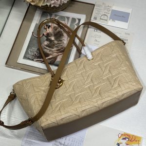 20241030_i1730276563_816_6_jpg LARGE 41 TOUJOURS BAG IN BISQUE BEIGE CANNAGE RAFFIA