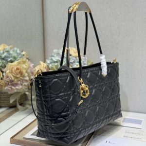 20241030_i1730276631_1822_1_jpg LARGE 41 TOUJOURS BAG IN BLACK MACROCANNAGE LAMBSKIN 221056