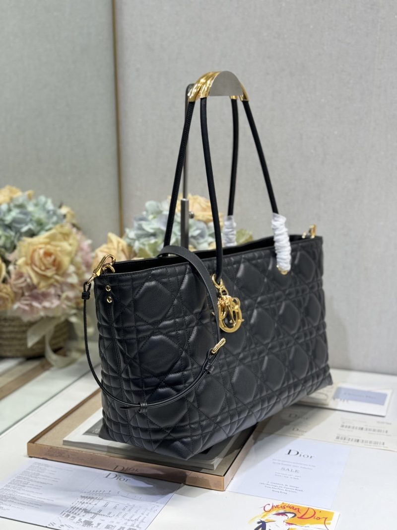 20241030_i1730276631_1822_1_jpg LARGE 41 TOUJOURS BAG IN BLACK MACROCANNAGE LAMBSKIN 221056