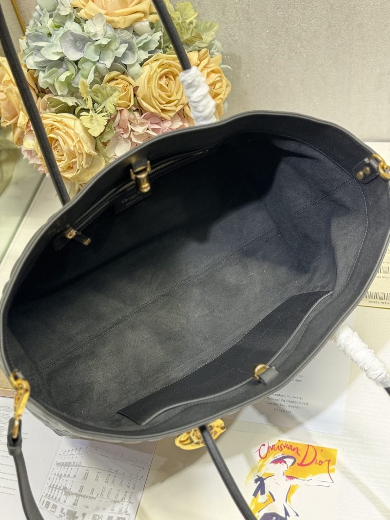 20241030_i1730276879_1268_6_jpg LARGE 41 TOUJOURS BAG IN BLACK MACROCANNAGE LAMBSKIN