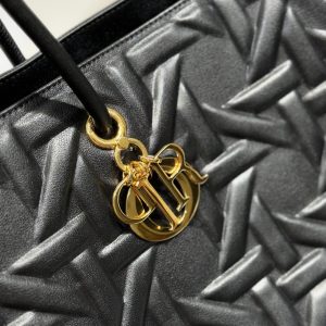 20241030_i1730276879_9910_4_jpg LARGE 41 TOUJOURS BAG IN BLACK MACROCANNAGE LAMBSKIN