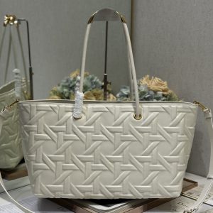 LARGE 41 TOUJOURS BAG IN WHITE MACROCANNAGE LAMBSKIN
