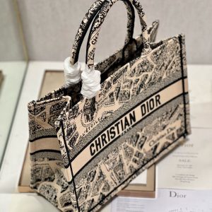 CD Paris Apricot Book Tote 36cm Bag Black beige Canvas 336525