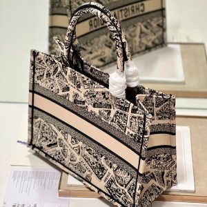 CD Paris Apricot Book Tote 36cm Bag Black beige Canvas 336525