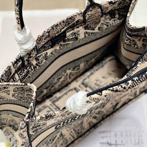 CD Paris Apricot Book Tote 36cm Bag Black beige Canvas 336525