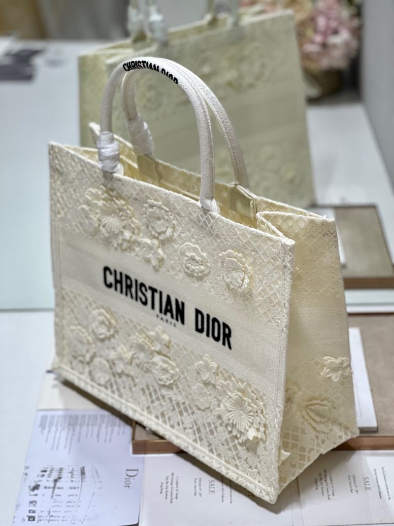 CD Fish Shreds White Book Tote 42cm Bag Canvas 336594