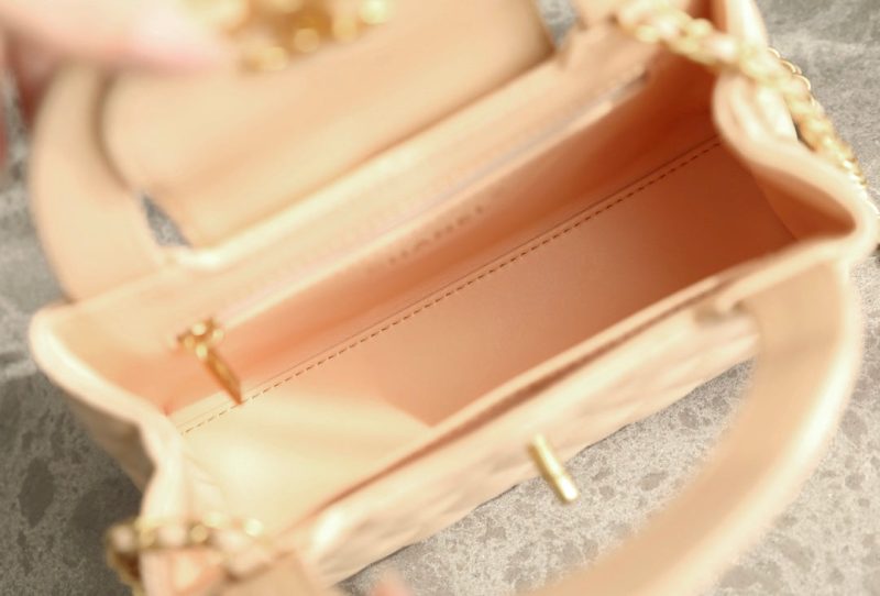 CC 24K Nano 19cm Kelly Shopper Bag Beige Patent Lambskin