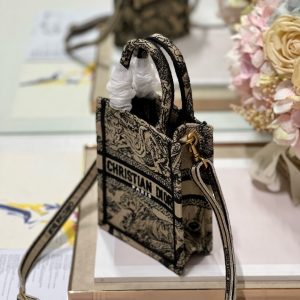 CD Apricot Tiger Mini Book Tote 13.5 cm 336428