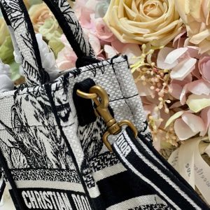 CD Elephant White Mini Book Tote 13.5 cm 336431