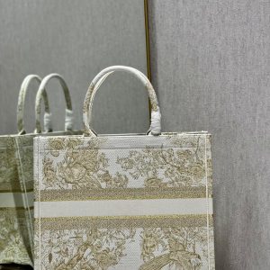 CD Golden Magpie Book Tote 42cm Bag Canvas 336588