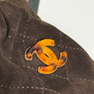 20251119_i1763566957_8779_2_jpg Chanel 2026 Pouch 24cm Dark Brown Tortoiseshell Suede Effect Plexi