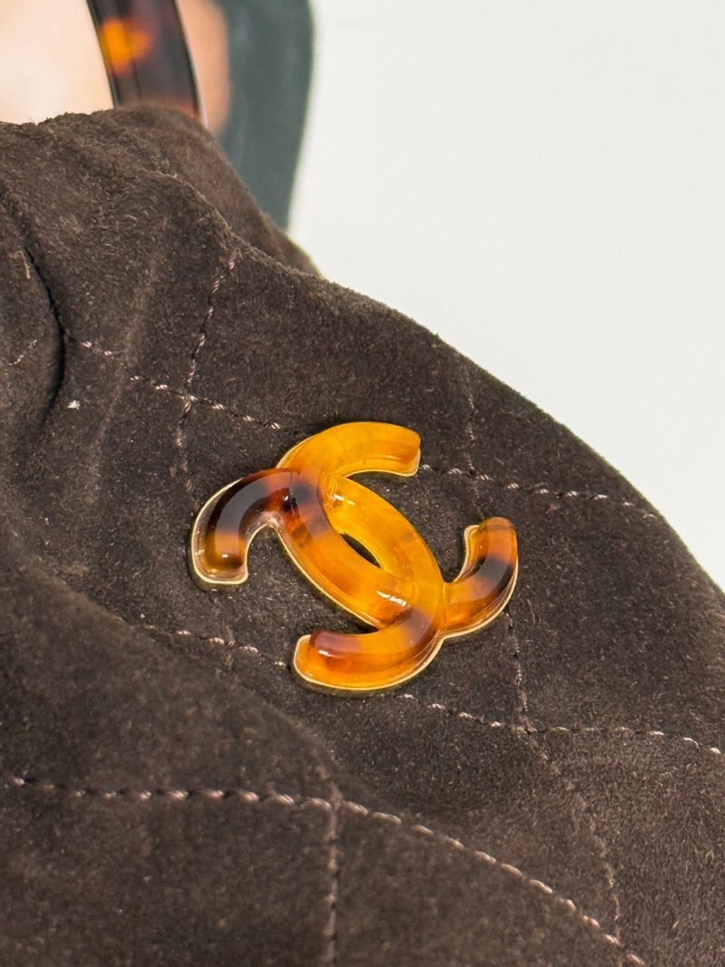 20251119_i1763566957_8779_2_jpg Chanel 2026 Pouch 24cm Dark Brown Tortoiseshell Suede Effect Plexi