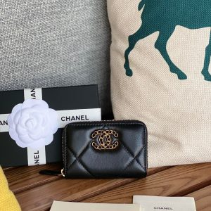 Image_20240318170648_e0a5e257-6eb8-4b42-b1ef-04cfbad2ee79 CC 19 Zipped Coin Purse Lambskin
