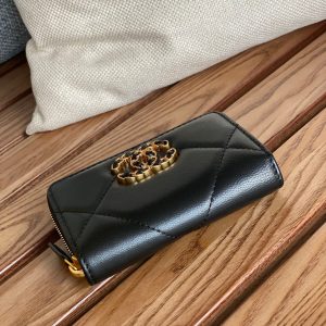 Image_20240318170700_fda2e215-2c2c-4fad-8bea-e79e08ab12b1 CC 19 Zipped Coin Purse Lambskin