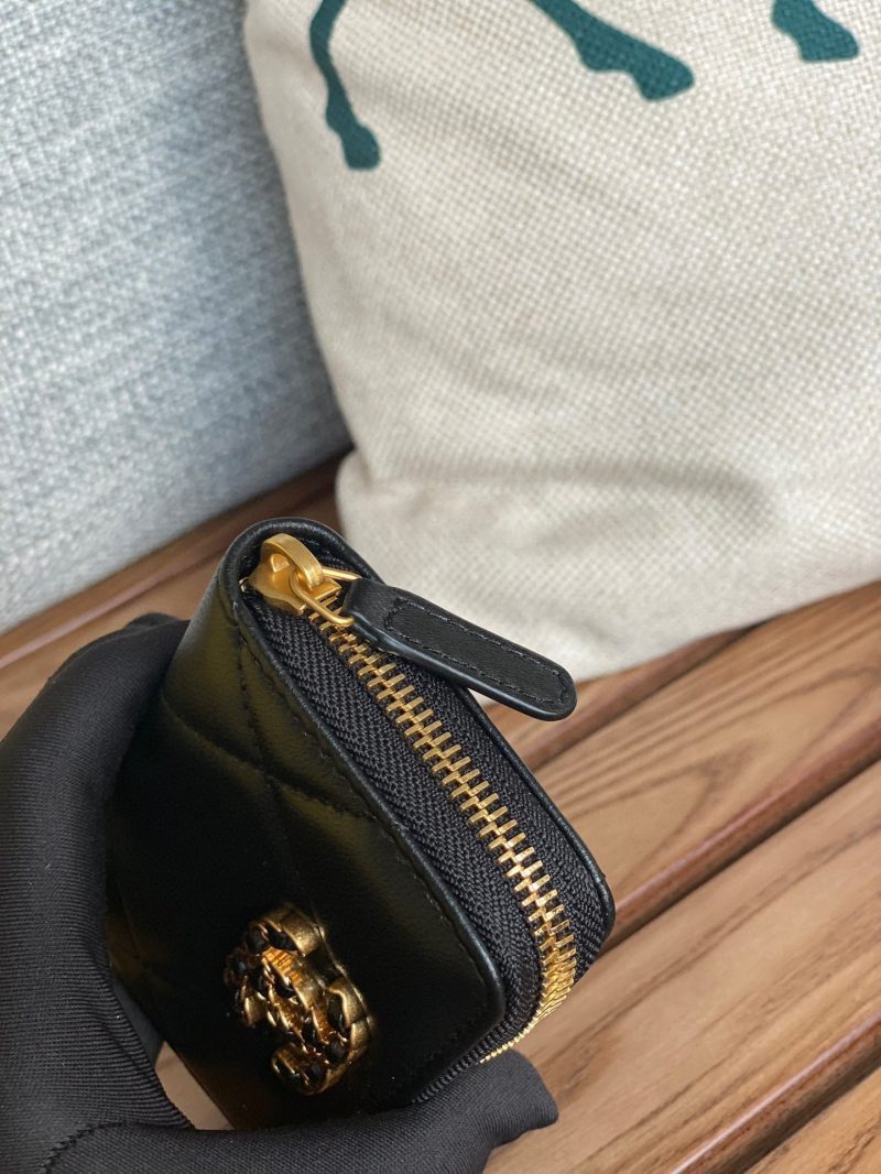 Image_20240318170702_57422b94-2b6a-46d5-a4f4-5dfe8ee968ae CC 19 Zipped Coin Purse Lambskin