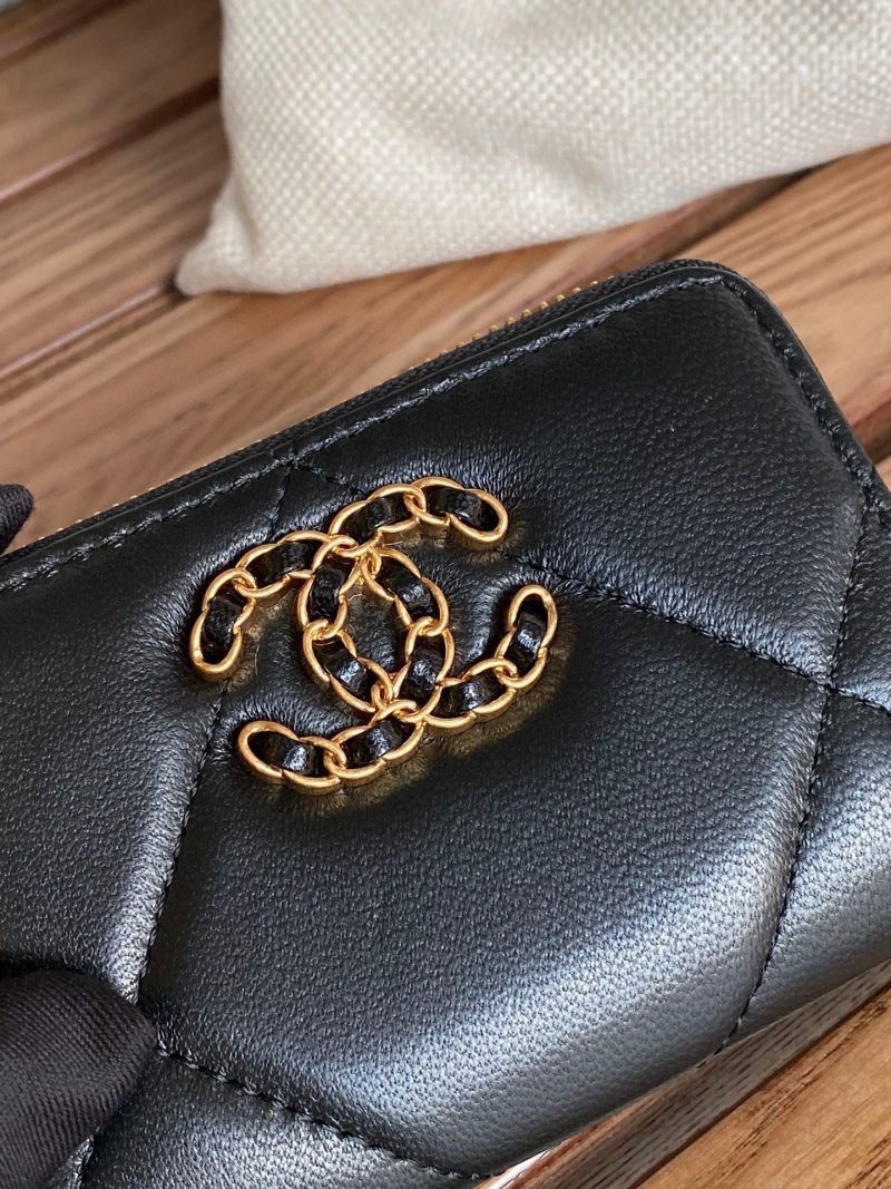 Image_20240318170705_85d10b98-0712-4da2-8cc5-4aab75f5929e CC 19 Zipped Coin Purse Lambskin