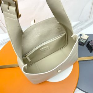 Le 5 a 7 Supple Large hobo bag in ivory leather ghw