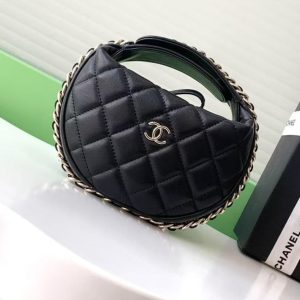 CC CHANEL Hula Hoop Clutch Black Calfskin