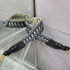 Image_20250425134417_1 CD Bobby Bag Black Pebbled Leather Gold Hardware