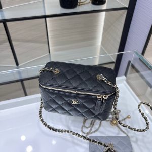 CC 25C Vanity Case 16cm Black Caviar Leather Light Gold Hardware