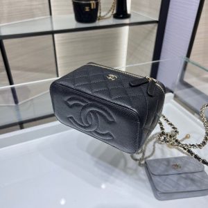 CC 25C Vanity Case 16cm Black Caviar Leather Light Gold Hardware