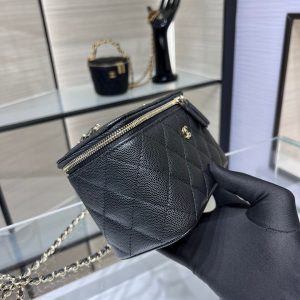 CC 25C Vanity Case 16cm Black Caviar Leather Light Gold Hardware