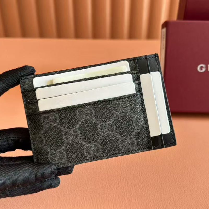 Gucci Emblem Card Holder Black Leather frabic