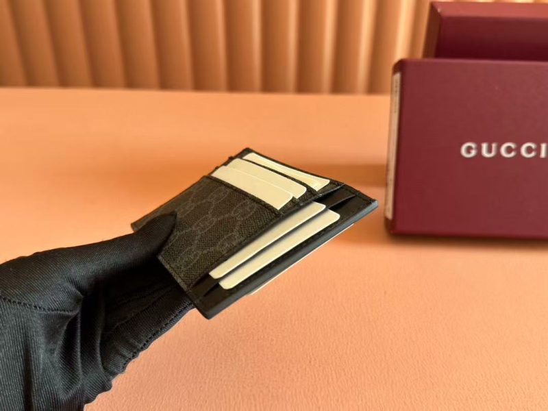 Gucci Emblem Card Holder Black Leather frabic