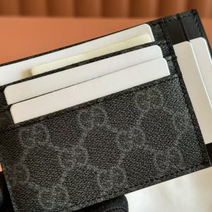 Gucci Emblem Card Holder Black Leather frabic