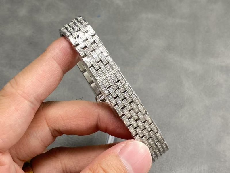 Image_20250812160250_1810_89afaf4f-fbbb-4845-b678-87ee355e33db Cartier Panthère de Cartier Medium White Gold 415 Diamonds