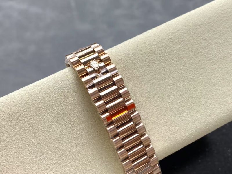 Image_20250819162957_2199 Rolex Day-Date 40 Olive Green Dial – 18K Everose Gold