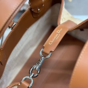 CD Toujours Vertical Tote Bag Brown Coconut Fiber Weaving Paired with Cowhide