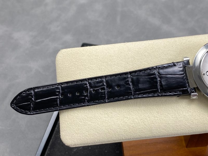 Pasha 41 mm mechanical silver white dial black leather