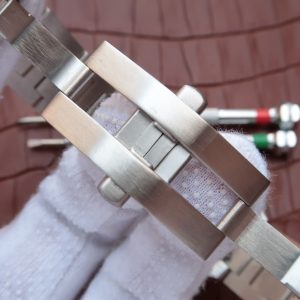 WeChatImage_20210616215030 BALLON BLEU DATE 42 SILVER DIAL DIAMOND NUMERALS