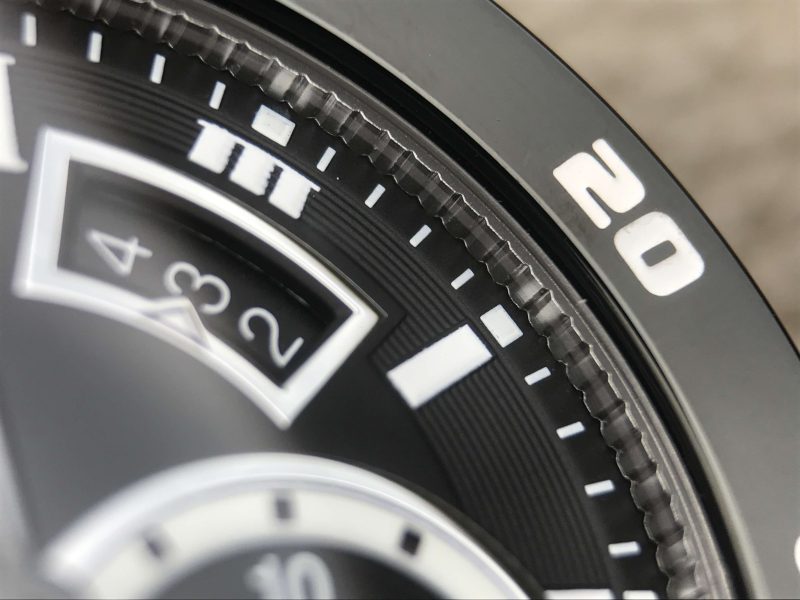 WeChatImage_20210616215846 CALIBRE DIVER 42 AUTOMATIC STEEL CASE BLACK DIAL