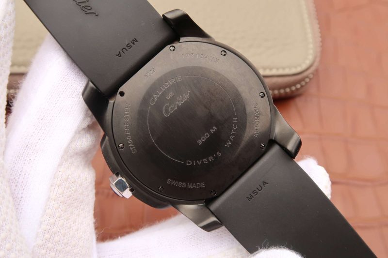 WeChatImage_20210616215958 CALIBRE DIVER 42 AUTOMATIC BLACK CASE STEEL BEZEL