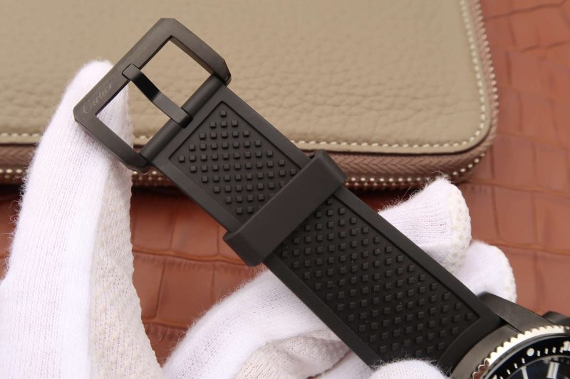 WeChatImage_20210616220002 CALIBRE DIVER 42 AUTOMATIC BLACK CASE STEEL BEZEL