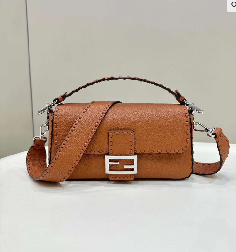 WeChatScreenshot_20240313120109_660f6331-a934-46ab-a89c-899c83ec2f15 BAGUETTE 27CM TAN CALFSKIN SILVER HARDWARE