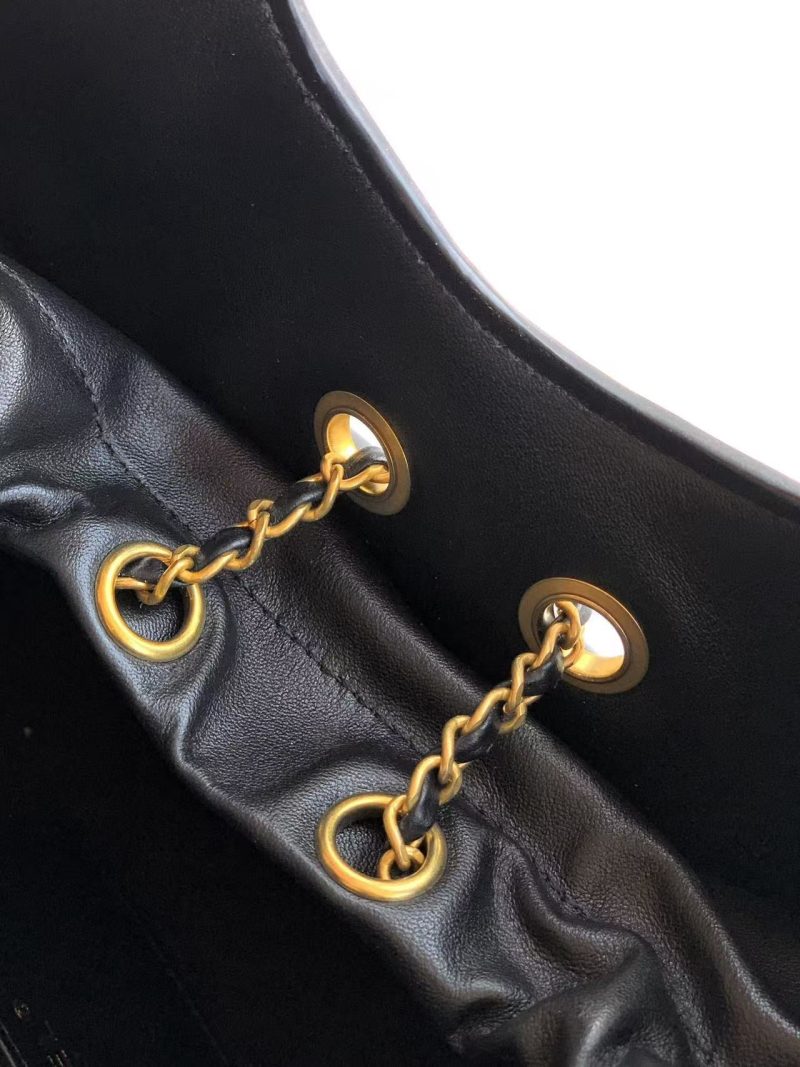 b882553578dcb40e1903fb1fe319b931 CC SS 2026 Small Shopping Bag Black Lambskin