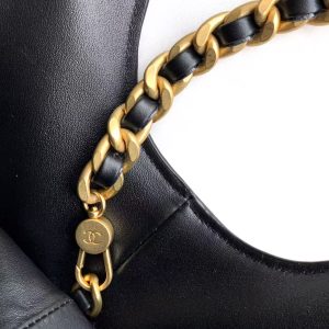 fc695dd33bccb263200b04487e77d3ac CC SS 2026 Small Shopping Bag Black Lambskin