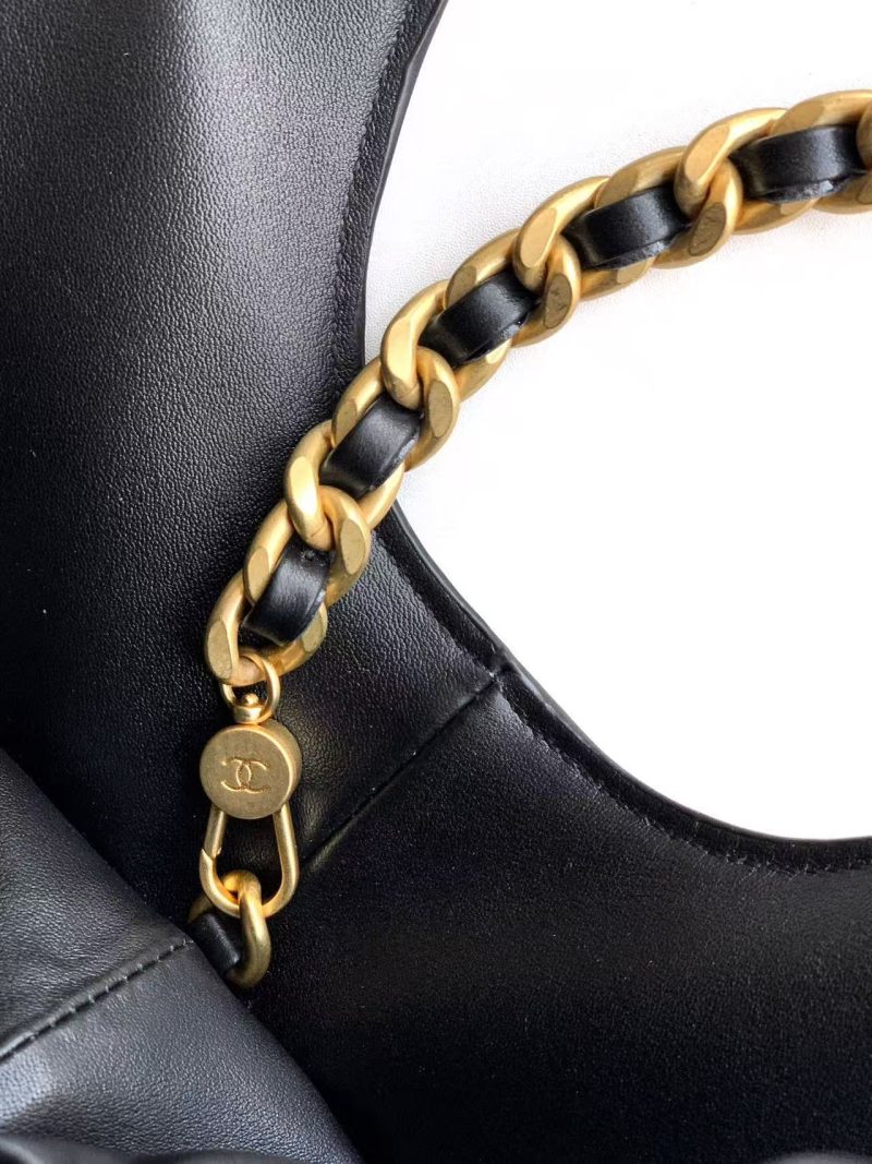 fc695dd33bccb263200b04487e77d3ac CC SS 2026 Small Shopping Bag Black Lambskin