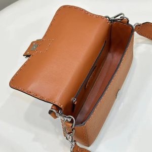 image_113c06a7-0592-44f4-ab3a-50244a8a6a53 BAGUETTE 27CM TAN CALFSKIN SILVER HARDWARE
