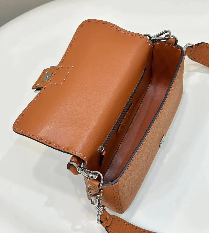 image_113c06a7-0592-44f4-ab3a-50244a8a6a53 BAGUETTE 27CM TAN CALFSKIN SILVER HARDWARE