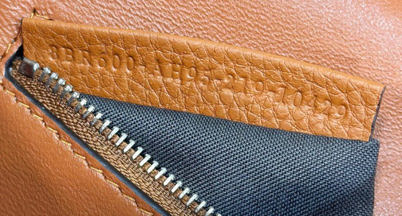 image_1747d0f9-eee9-44c2-9f0a-92d39d038a28 BAGUETTE 27CM TAN CALFSKIN SILVER HARDWARE